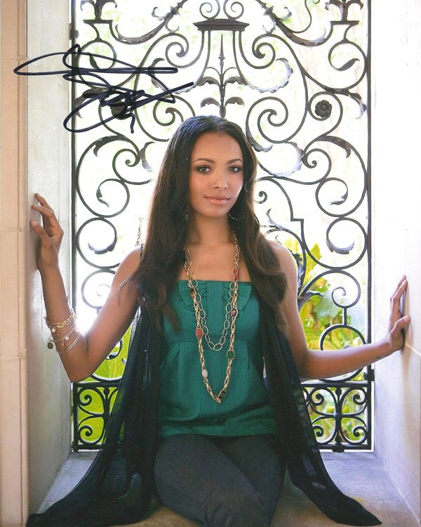 Kat Graham Autographed 8x10 Photo
