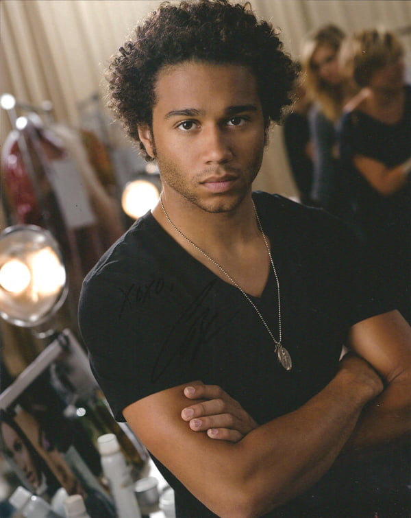 Corbin Bleu Autographed 8×10 photo