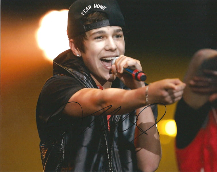 Austin Mahone Autographed 8×10 photo