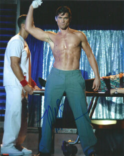 Matthew Bomer Autographed 8×10 photo