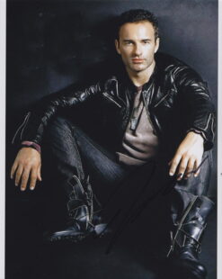 Julian McMahon Autographed 8×10 photo