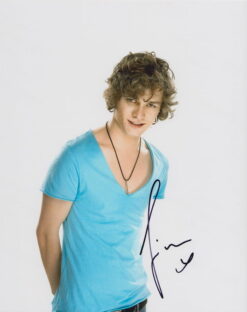 Finn Jones Autographed 8×10 photo
