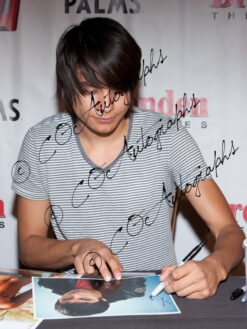 Kiowa Gordon Autographed 8x10 photo - Image 2