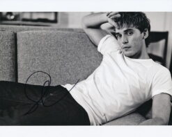 Sam Claflin Autographed 8×10 photo