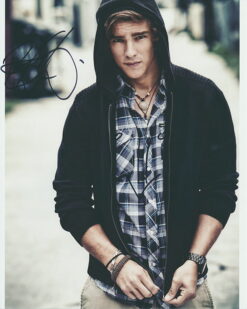 Brenton Thwaites Autographed 8×10 photo