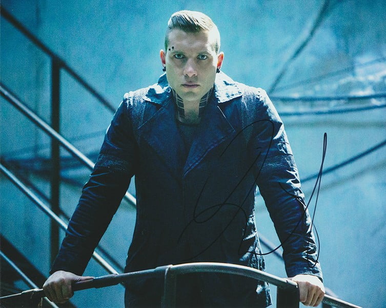 Jai Courtney Autographed 8×10 photo