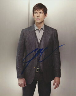 Christopher Gorham Autographed 8×10 photo