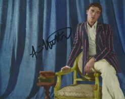 Finn Wittrock Autographed 8×10 photo
