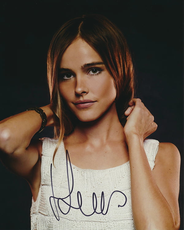 Isabel Lucas Autographed 8×10 photo