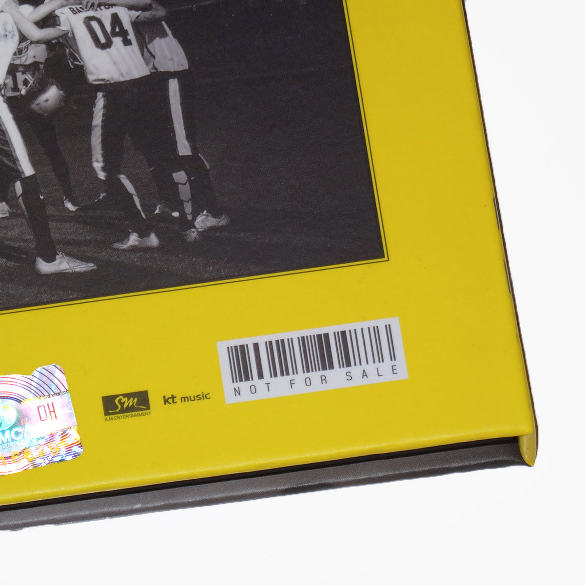 EXO Autographed Love Me Right Album – All Members Signed CD - Image 4